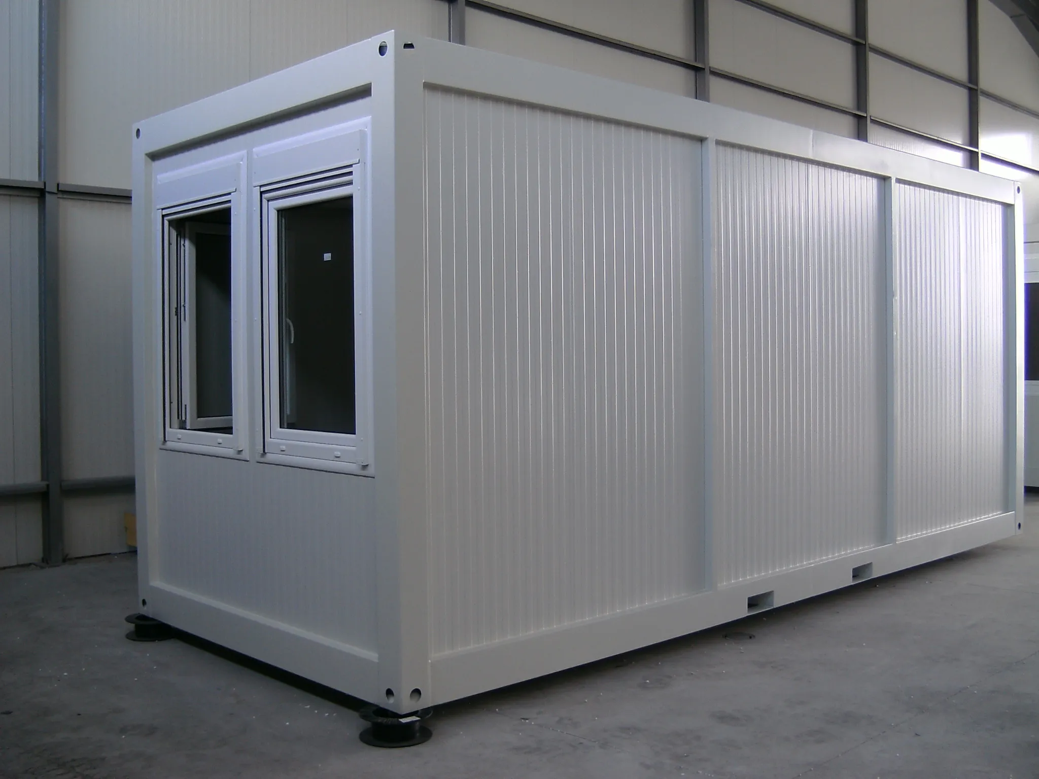 104. 20ft Standard Raumcontainer 243.8x605.8x280cm/B,L,H/