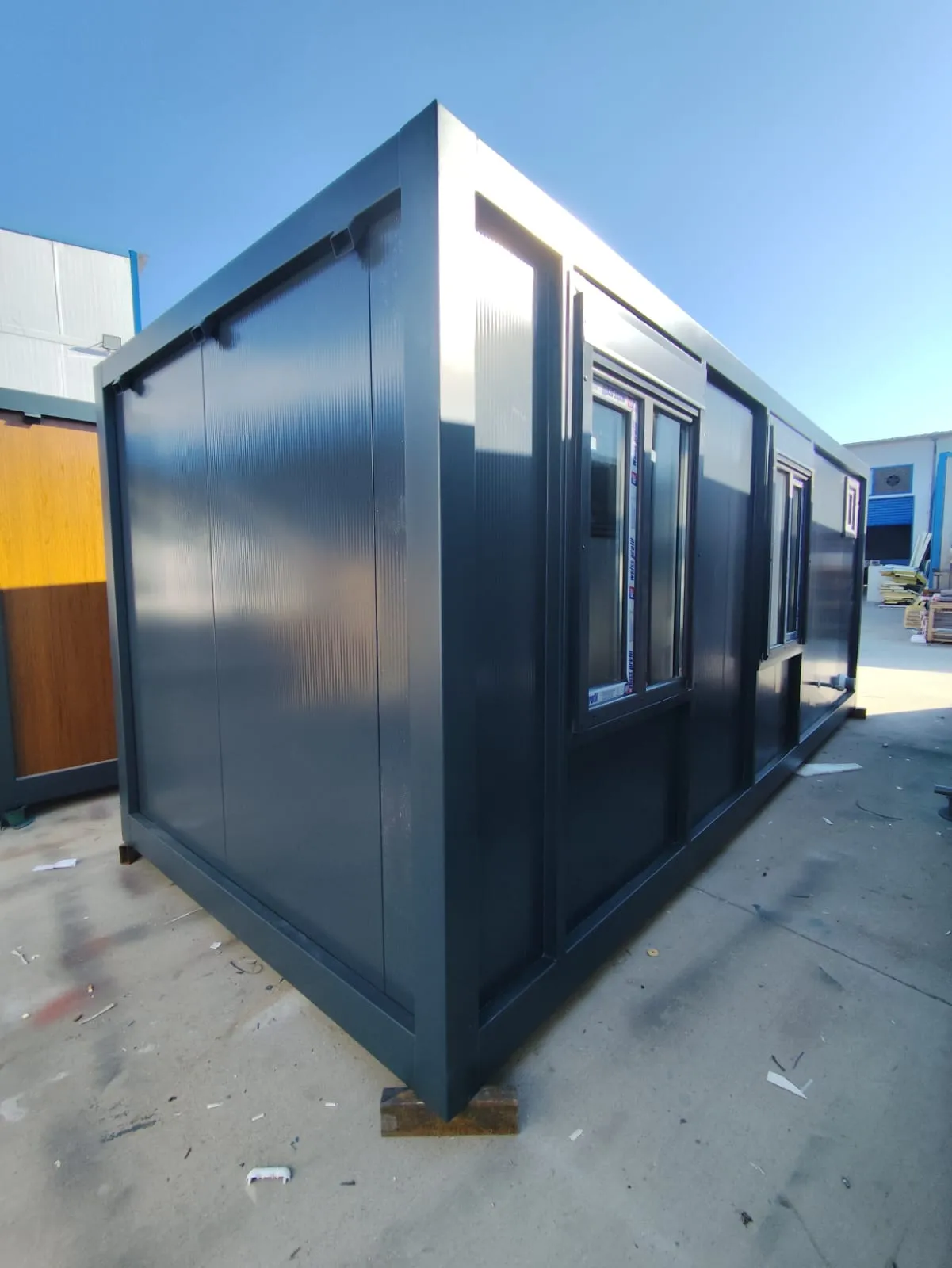106.Container, Wohncontainer Bürocontainer mit WC  2400x600