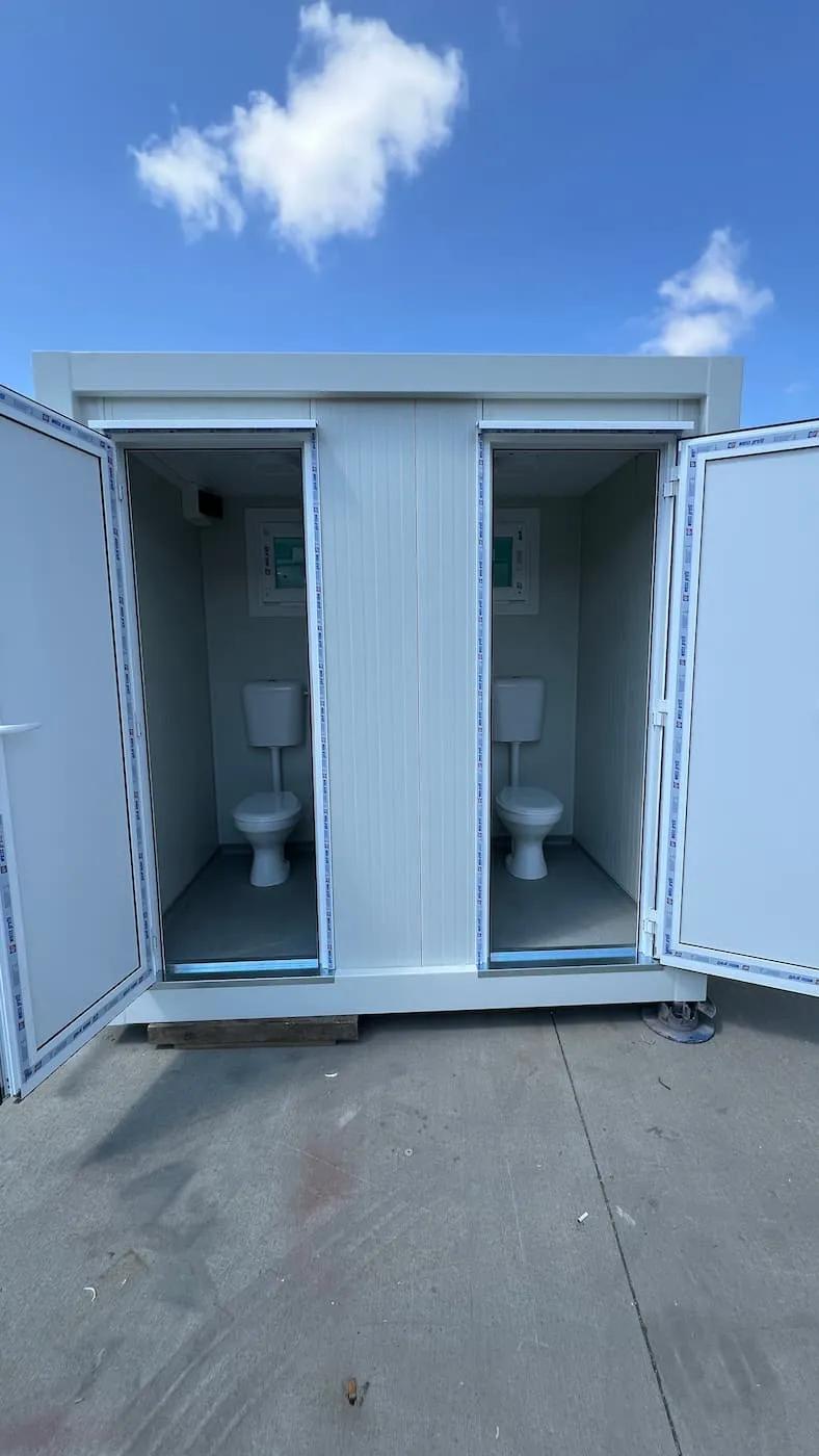 107. Sanitärcontainer