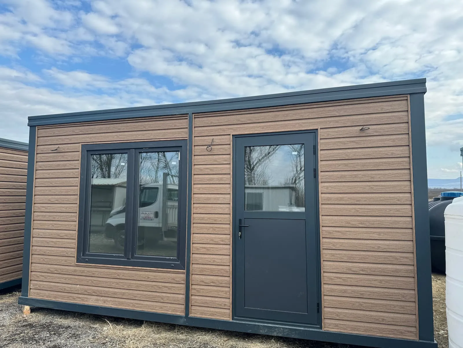 Container 300x500 office model 2
